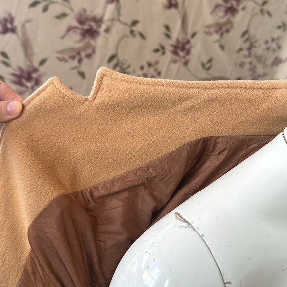 Vintage Camel Wool cashmere lined Jacket XS Fitted snuggly Very warm No closure - Picture 8 of 15